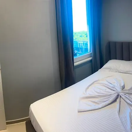 N10 Family Apartmán Velipojë